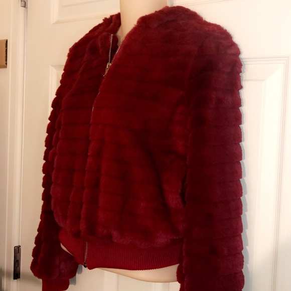 🆕LOVE TREE Faux Fur Zip Up Hood Jacket - Picture 2 of 4